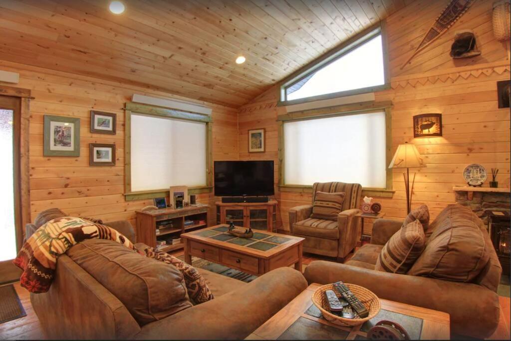 Fox Den Lodge Уест Йелоустоун Екстериор снимка